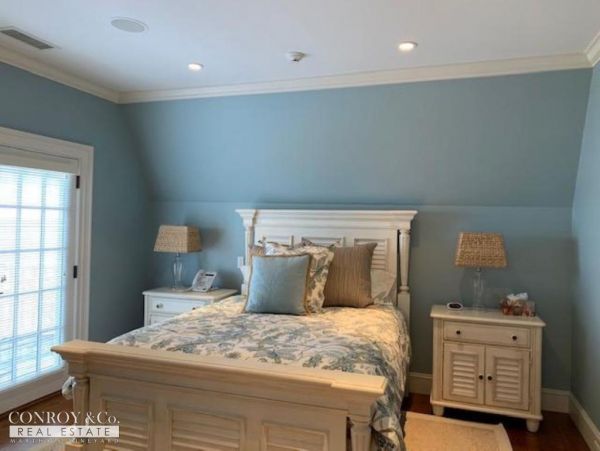 Cape Cod Home 994315
