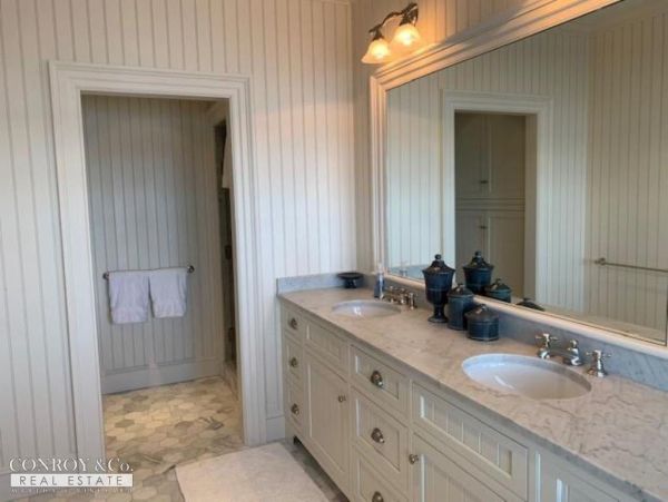 Cape Cod Home 994315