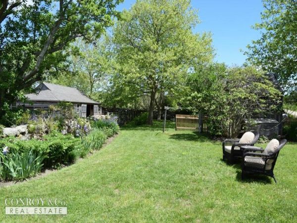 Cape Cod Home 994317