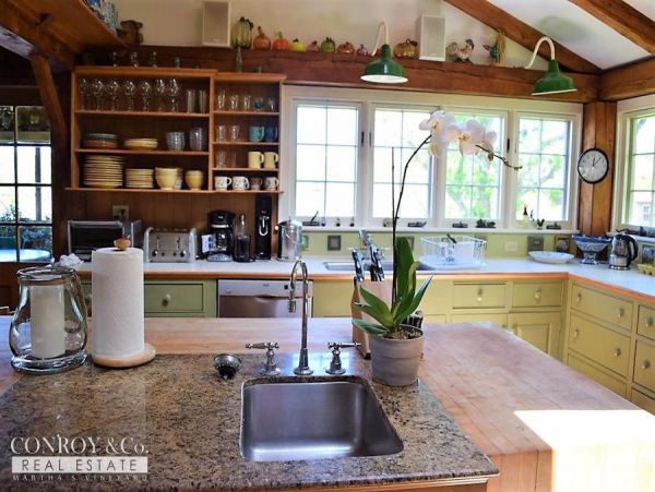 Cape Cod Home 994317