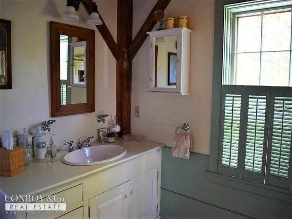 Cape Cod Home 994317