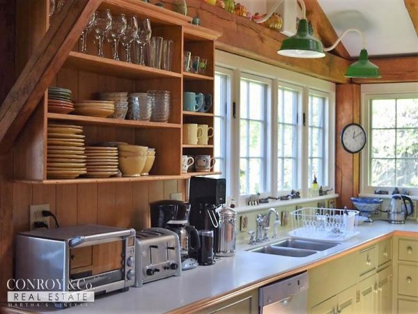 Cape Cod Home 994317