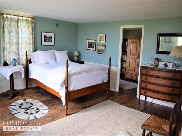 Cape Cod Home 994317