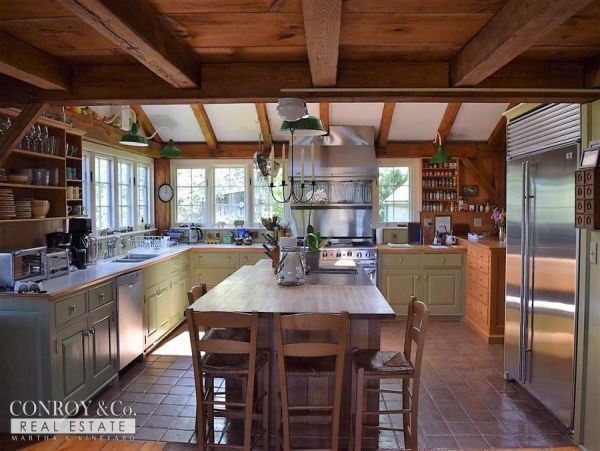 Cape Cod Home 994317