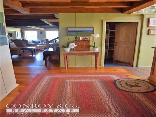 Cape Cod Home 994317