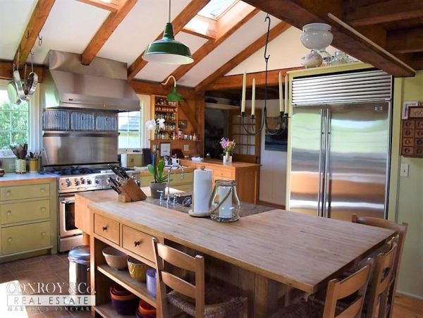 Cape Cod Home 994317