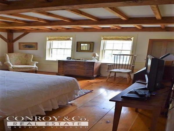 Cape Cod Home 994317