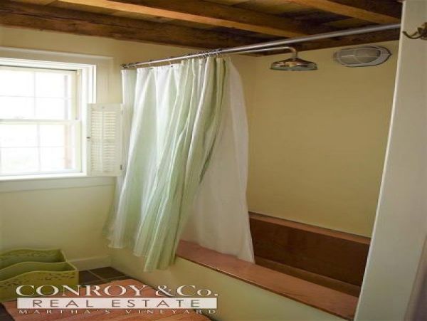 Cape Cod Home 994317
