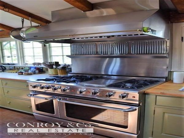 Cape Cod Home 994317