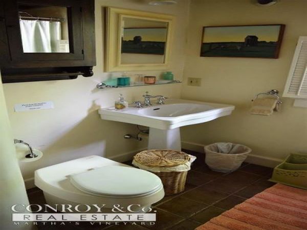 Cape Cod Home 994317