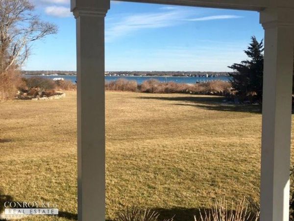 Cape Cod Home 994318