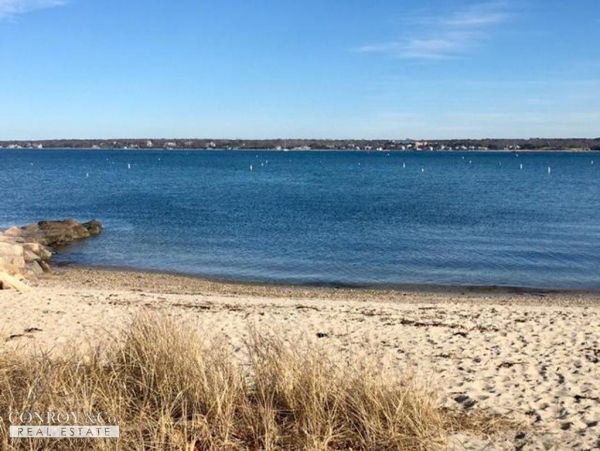 Cape Cod Home 994318