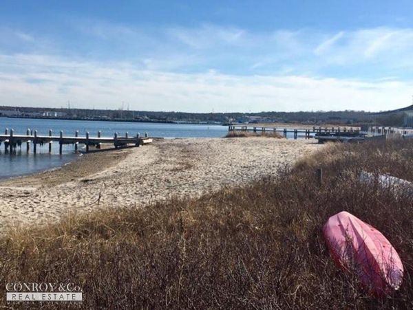 Cape Cod Home 994318