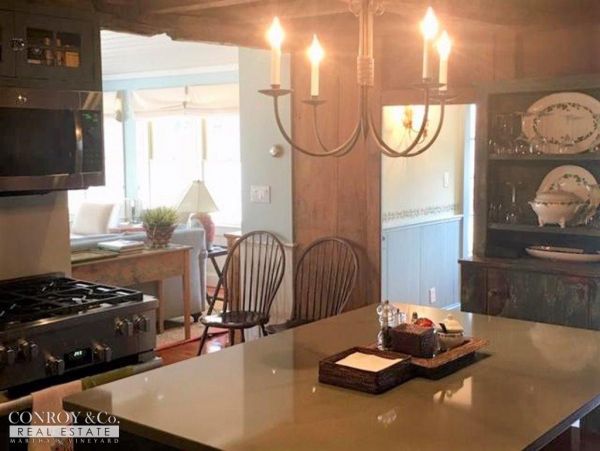 Cape Cod Home 994318