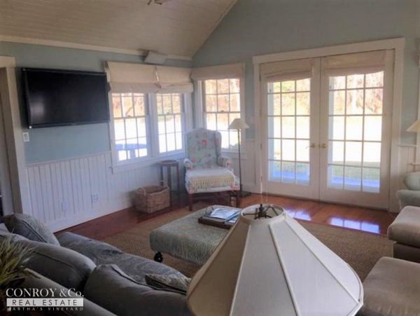 Cape Cod Home 994318