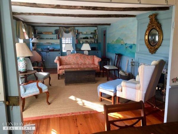 Cape Cod Home 994318