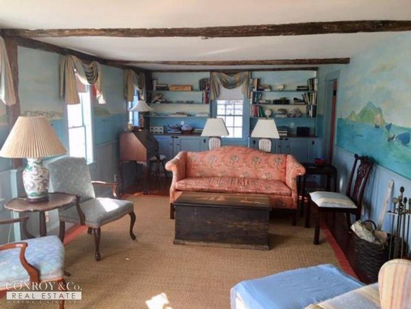 Cape Cod Home 994318