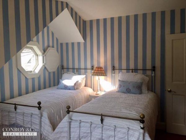 Cape Cod Home 994318
