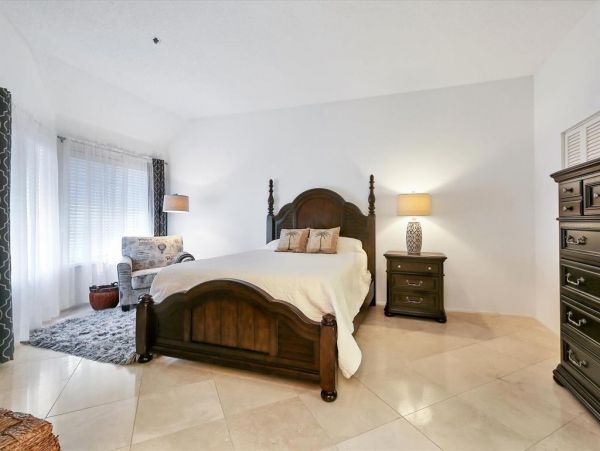 Longboat Key Waterfront Condo Sleeps 4 Guests Canal Views