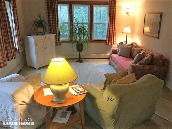 Cape Cod Home 994320