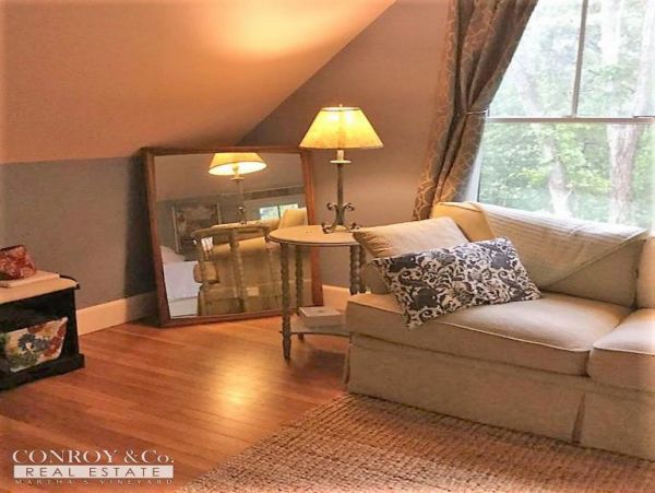 Cape Cod Home 994320