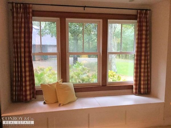 Cape Cod Home 994320