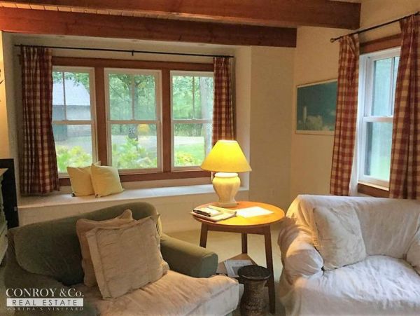 Cape Cod Home 994320