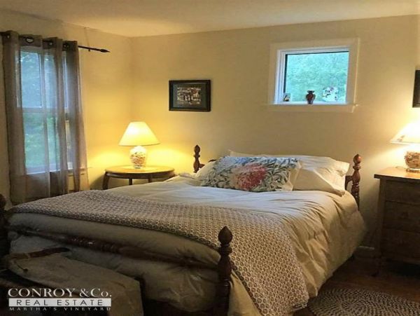 Cape Cod Home 994320