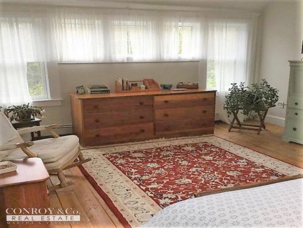Cape Cod Home 994320