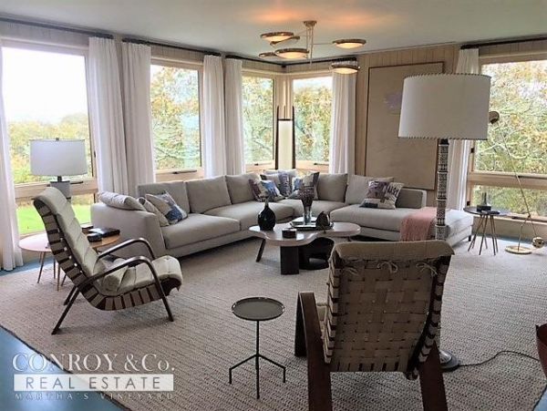 Cape Cod Home 994323