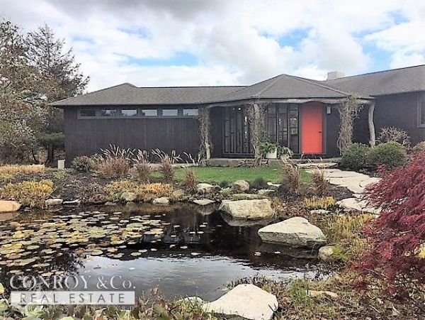 Cape Cod Home 994323