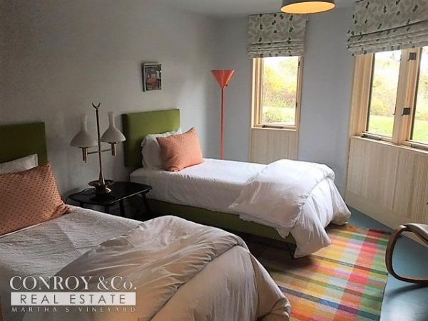 Cape Cod Home 994323