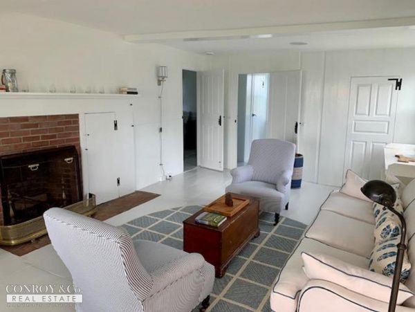 Cape Cod Home 994324