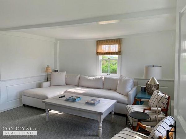 Cape Cod Home 994324