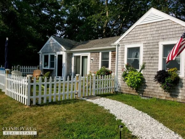 Cape Cod Home 994325