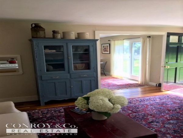 Cape Cod Home 994325
