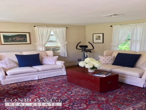 Cape Cod Home 994325