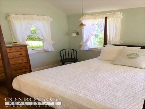 Cape Cod Home 994325