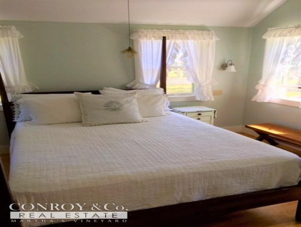 Cape Cod Home 994325