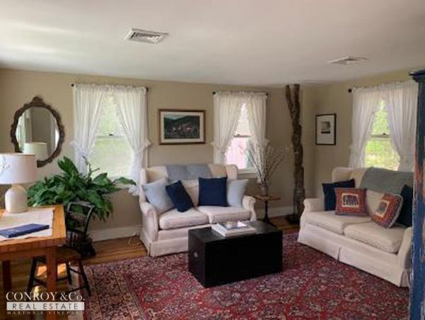 Cape Cod Home 994325