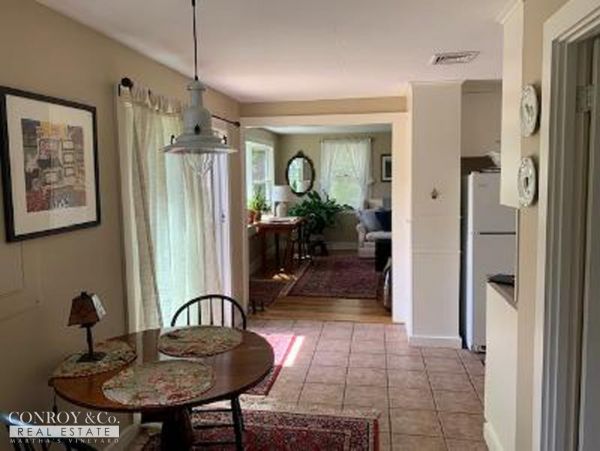 Cape Cod Home 994325
