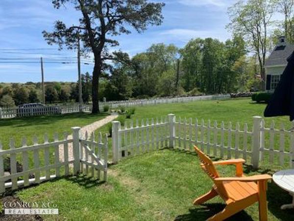Cape Cod Home 994325