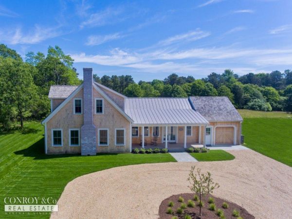 Cape Cod Home 994326