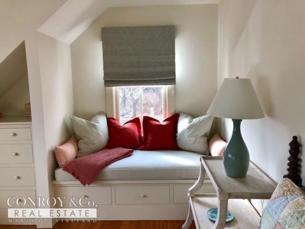 Cape Cod Home 994326