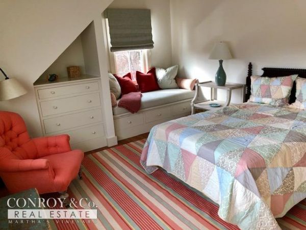 Cape Cod Home 994326