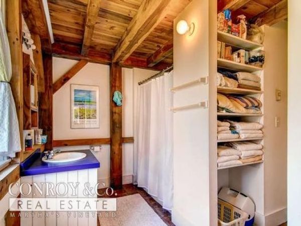 Cape Cod Home 994327