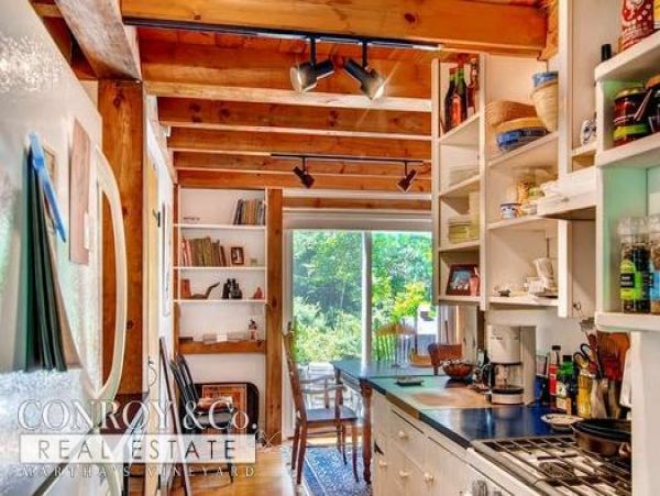 Cape Cod Home 994327