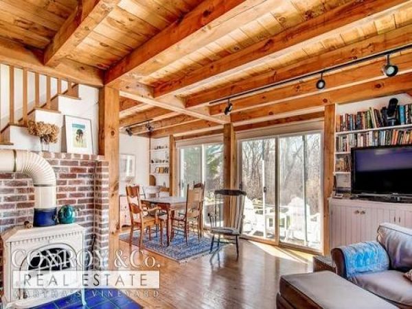 Cape Cod Home 994327
