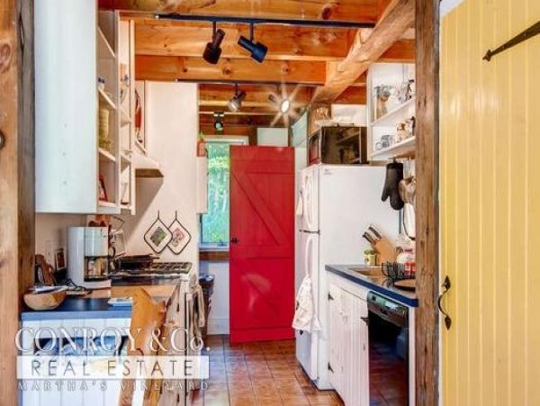 Cape Cod Home 994327