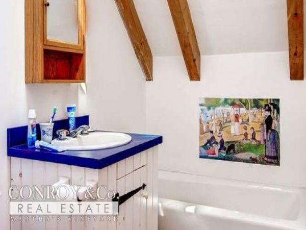 Cape Cod Home 994327